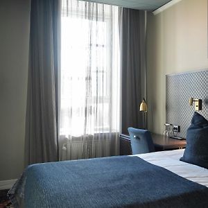 Compact Zimmer mit Kingsize-Bett